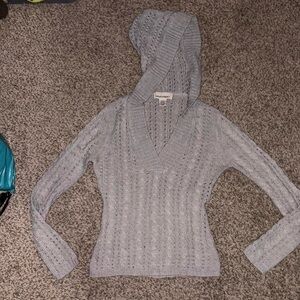 Grey knit Y2K style v neck sweater with hood